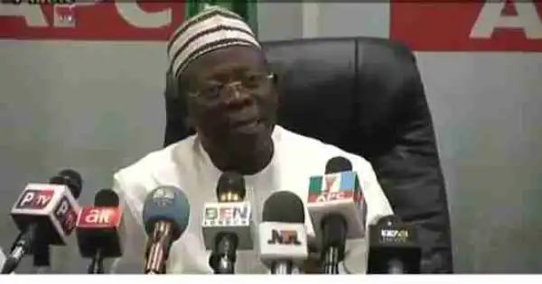 APC Chairman, Oshiomhole Rocks New Look (Photo)